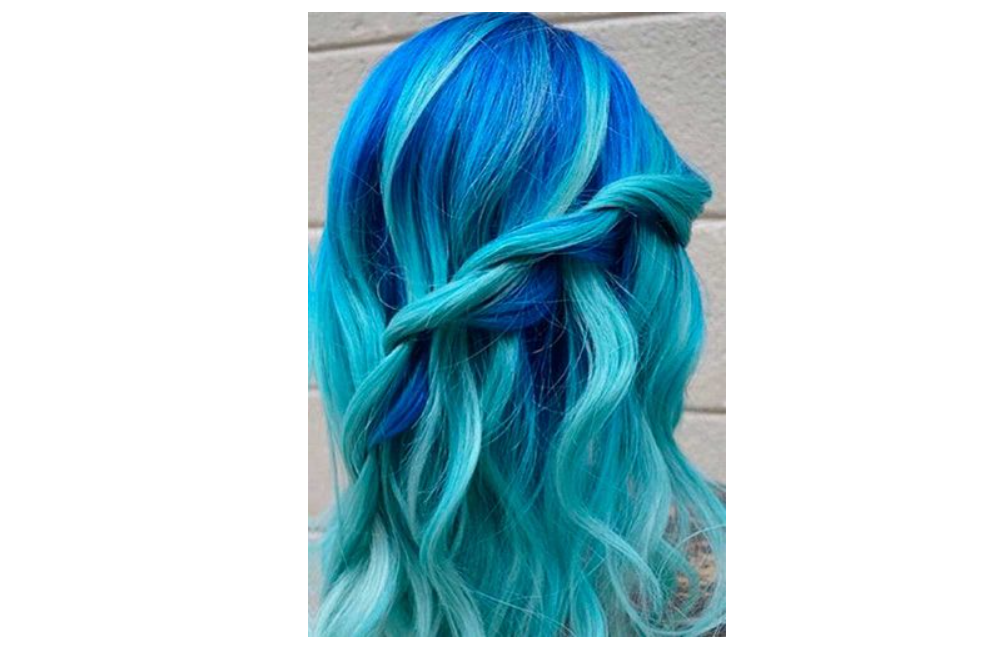 BRIGHT BLUE AND TURQUOISE OMBRE